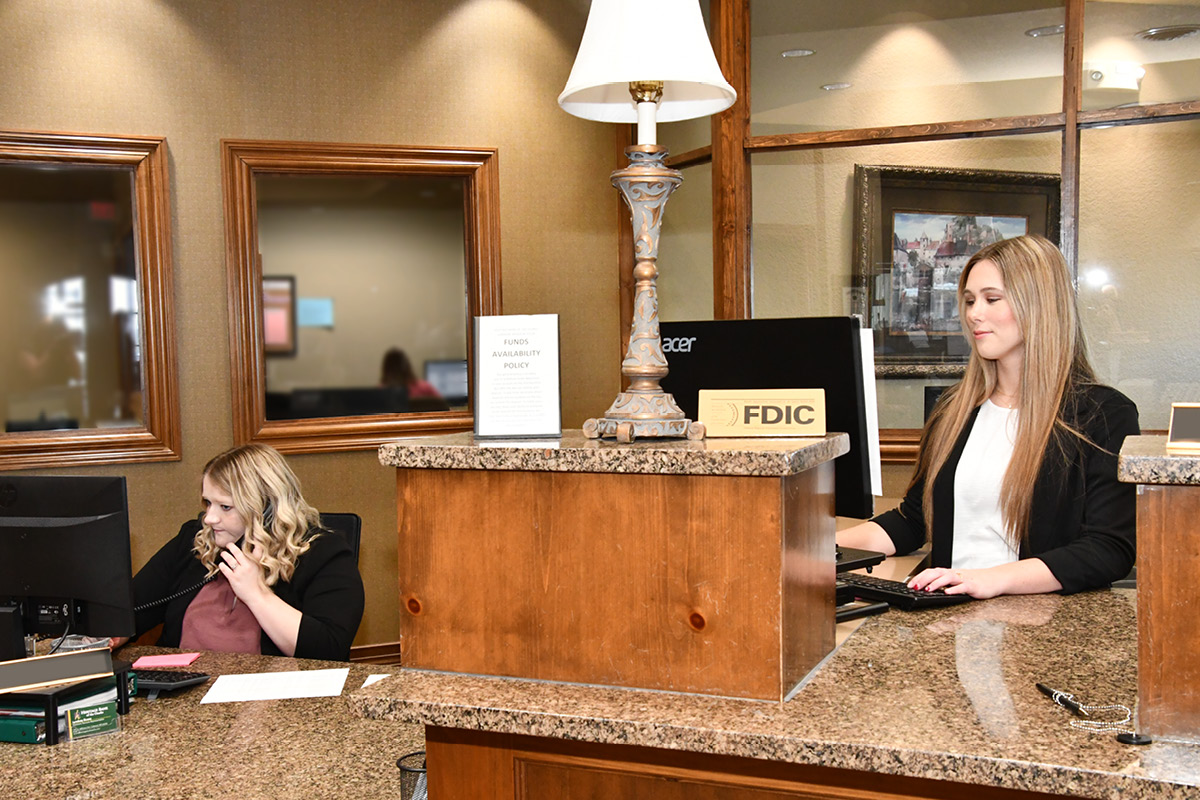 Lebanon Lobby Teller Station